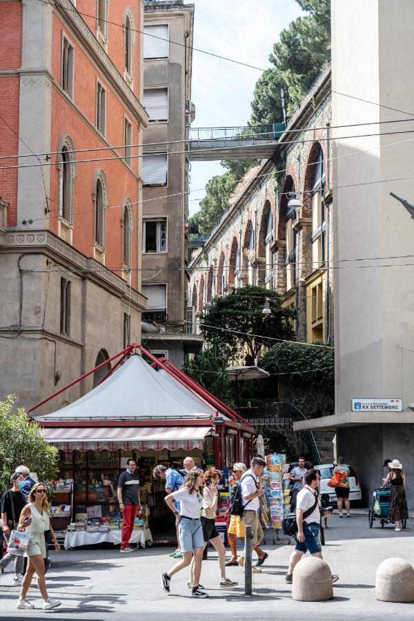 Marathon Hostel Genua Exteriör bild